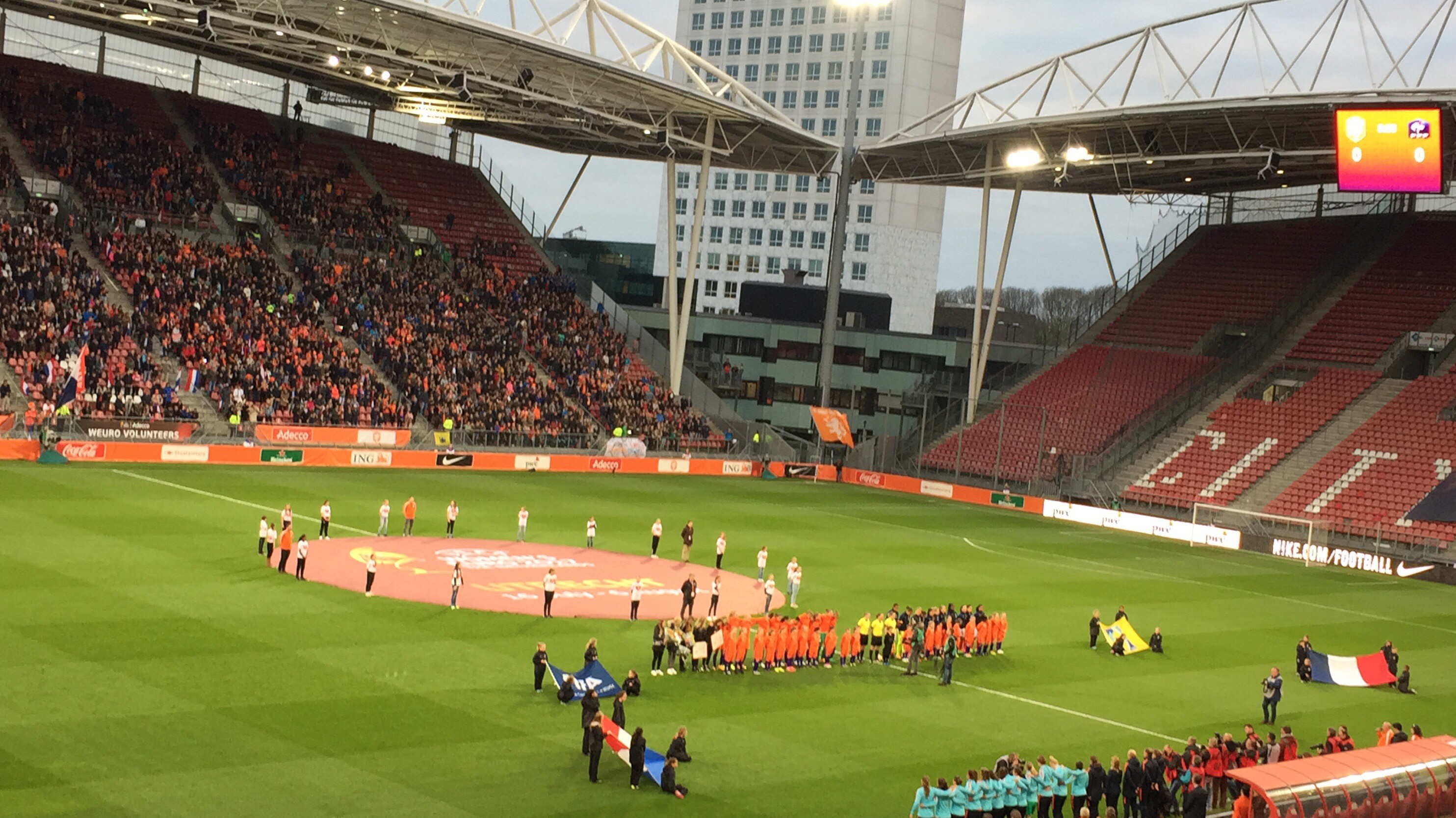 MO15-1 naar oefenwedstrijd Oranje leeuwinnen